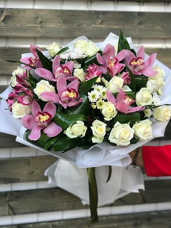 Букет цветов из: Розы и Хризантемы в Средний Икорец