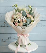Букет цветов из:  Розы и Лизиантусы в Средний Икорец