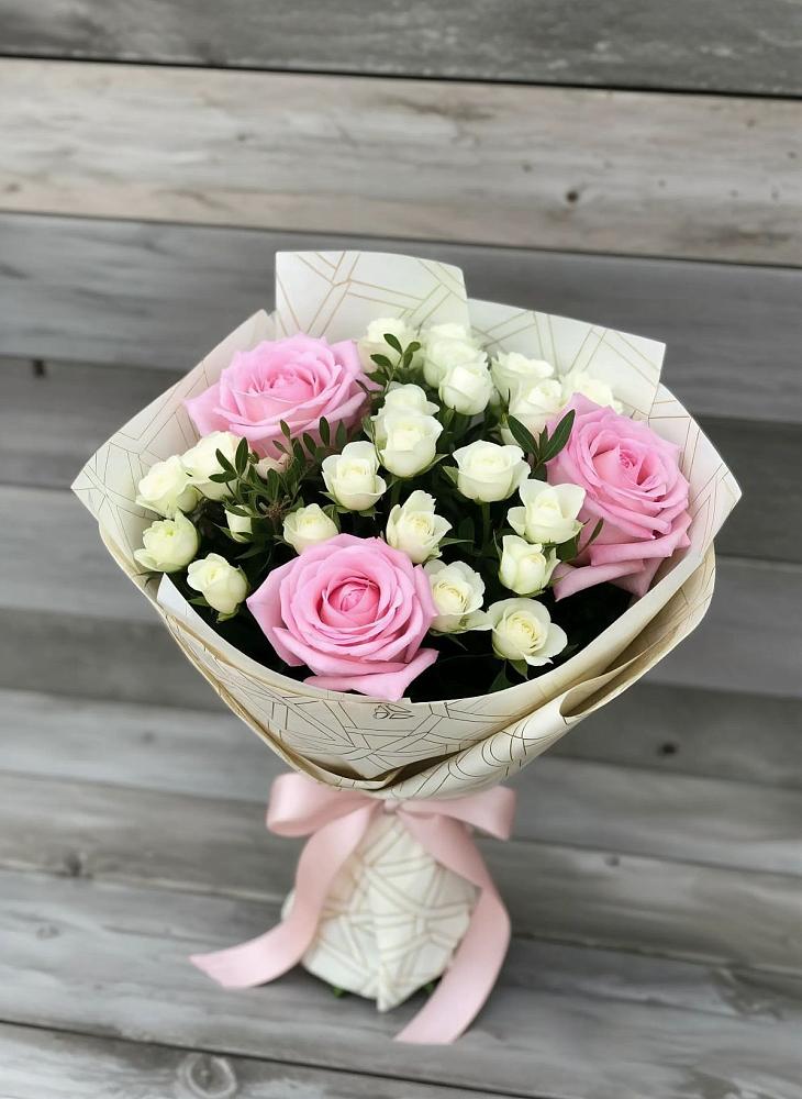 Букет цветов из: Розы в Средний Икорец