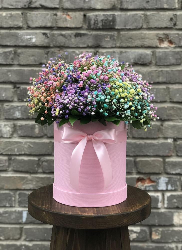 Цветочная композиция из Гипсофила и Розы в шляпной коробке в Средний Икорец