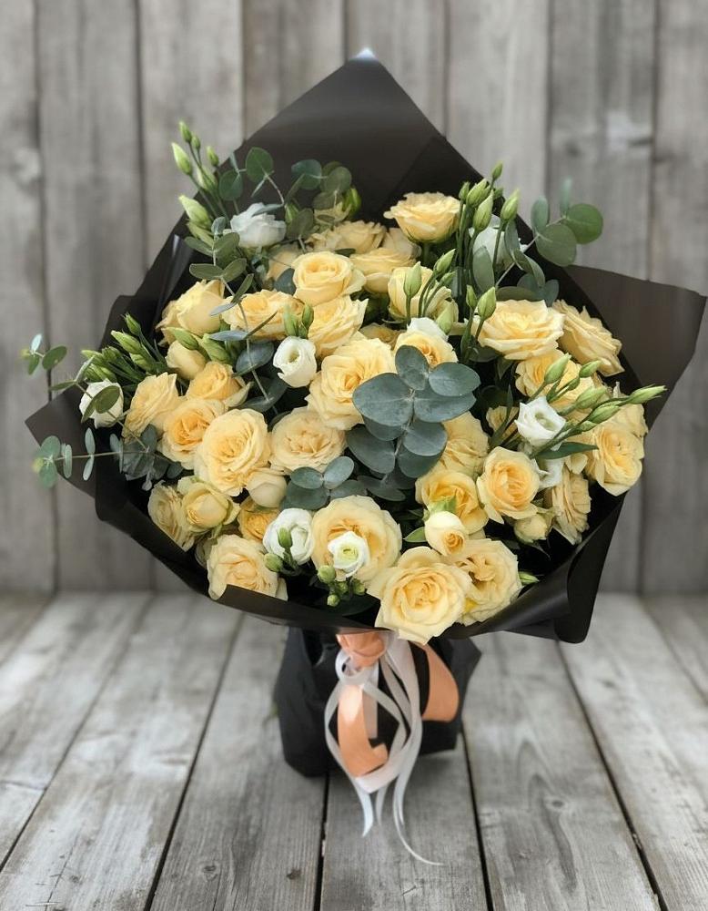 Букет цветов из: Розы и Лизиантусы в Средний Икорец