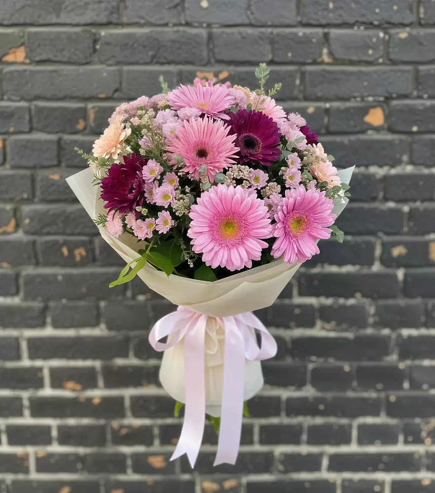 Букет цветов из: Герберы и Хризантемы в Средний Икорец