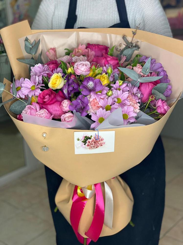 Букет цветов из: Хризантемы, Гвоздики и Альстромерии в Средний Икорец