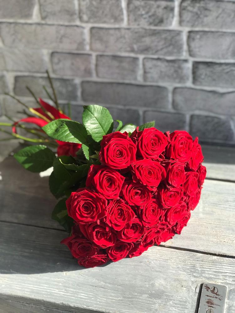 Букет Красные розы Фридом в Средний Икорец