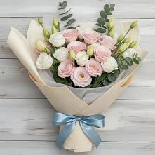 Букет цветов из:  Лизиантусы #REPLACE_PRED# Средний Икорец