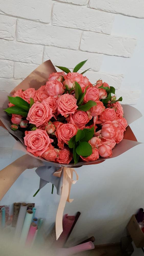 Букет цветов из: Розы в Средний Икорец