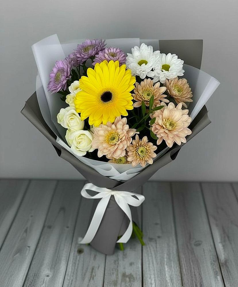 Букет цветов из: Розы, Герберы и Хризантемы в Средний Икорец