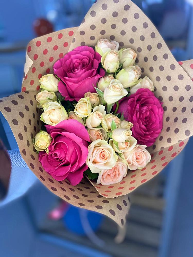 Букет цветов из: Розы в Средний Икорец