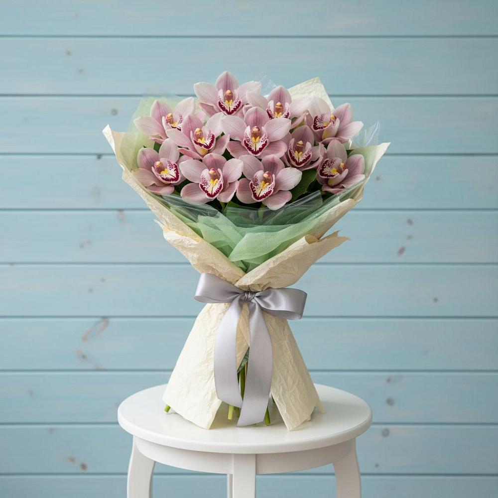 Букет цветов из: Орхидеи и Розы в Средний Икорец