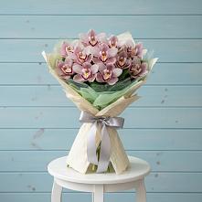 Букет цветов из:  Орхидеи и Розы в Средний Икорец
