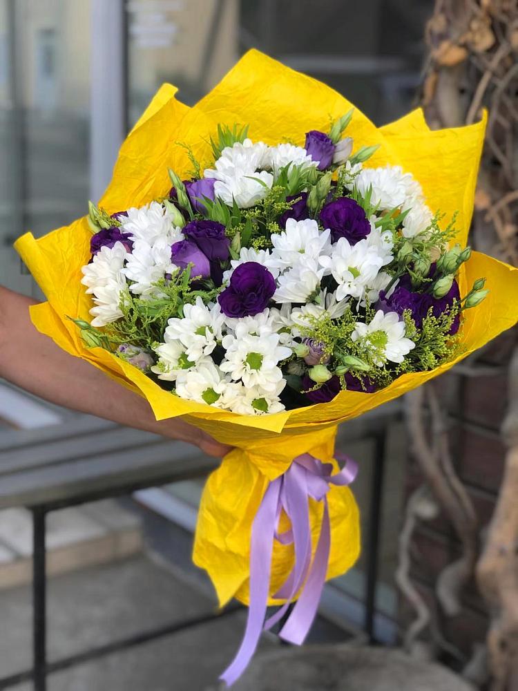 Букет цветов из: Ирисы, Хризантемы и Ромашки в Средний Икорец