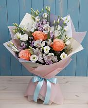 Букет цветов из:  Лизиантусы, Розы, Альстромерии и Гипсофила в Средний Икорец