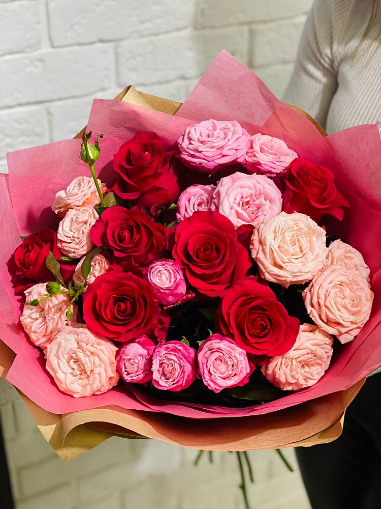 Букет цветов из: Розы в Средний Икорец