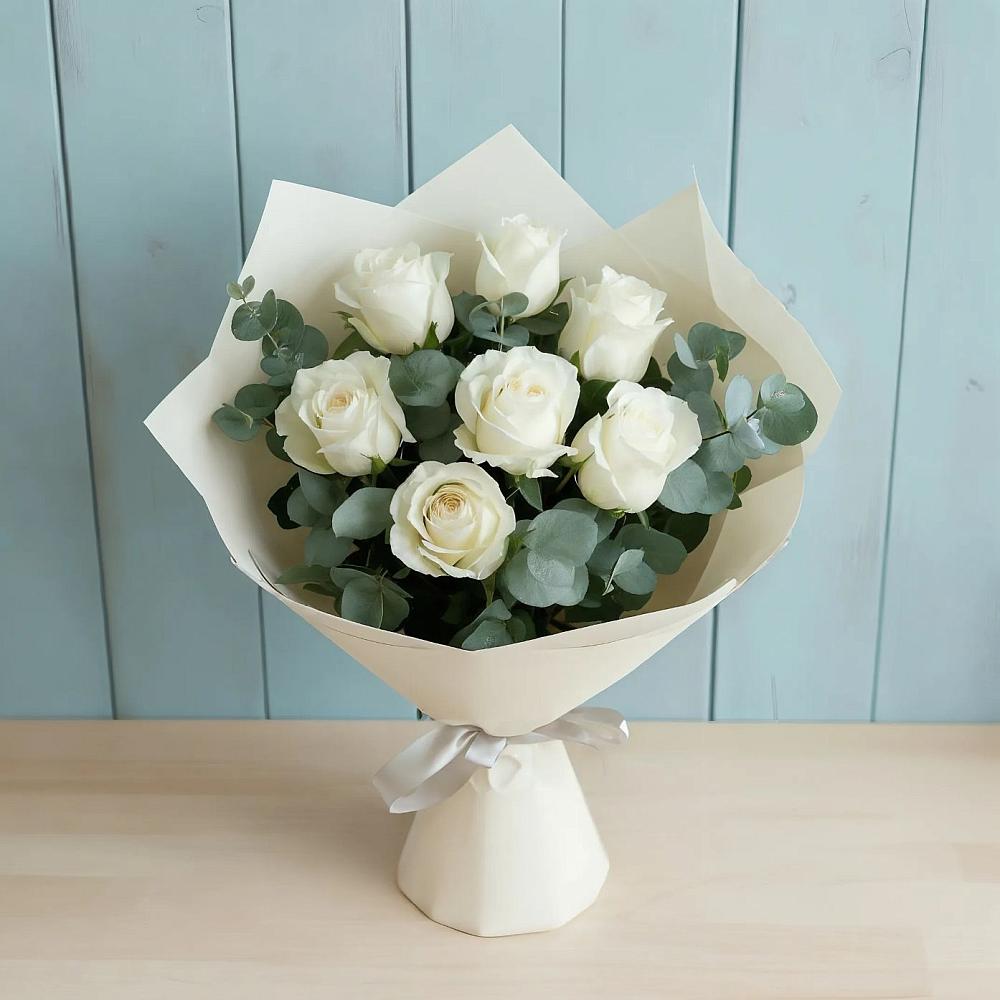 Букет Белые розы в Эвкалипте в Средний Икорец