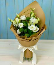 Букет цветов из:  Хризантемы и Лизиантусы в Средний Икорец