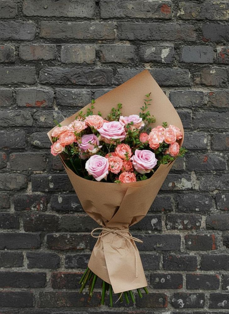 Букет цветов из: Розы в Средний Икорец