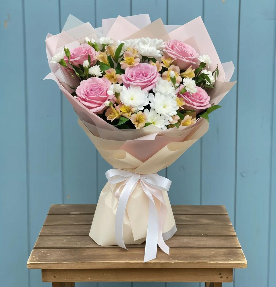 Букет цветов из: Гвоздики, Орхидеи и Розы в Средний Икорец