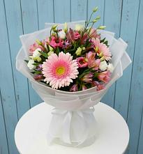 Букет цветов из:  Герберы, Альстромерии и Лизиантусы #REPLACE_PRED# Средний Икорец