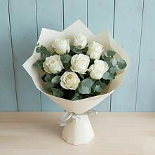 Букет Белые розы в Эвкалипте в Средний Икорец