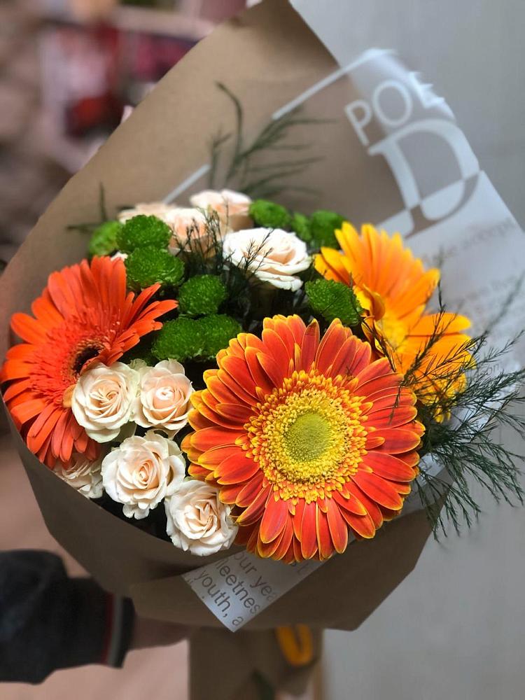 Букет цветов из: Герберы, Хризантемы и Розы в Средний Икорец