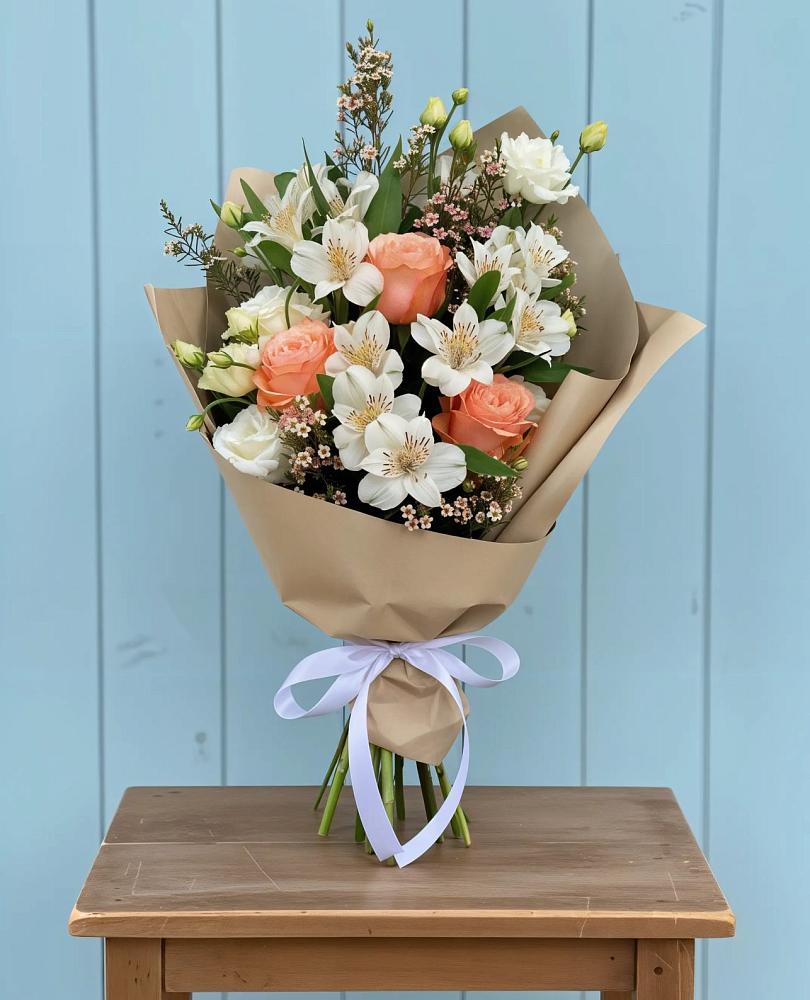 Букет цветов из: Альстромерии, Лизиантусы, Розы и Хризантемы в Средний Икорец