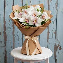 Букет цветов из:  Орхидеи и Розы #REPLACE_PRED# Средний Икорец